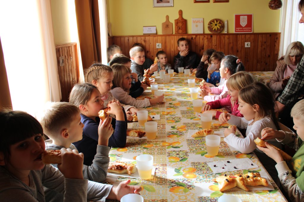 Z DKŽ Arnika veselje ob obisku Miklavža